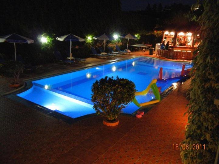 Sofia Studios & Apts Agia Marina Nea Kydonias Exterior photo