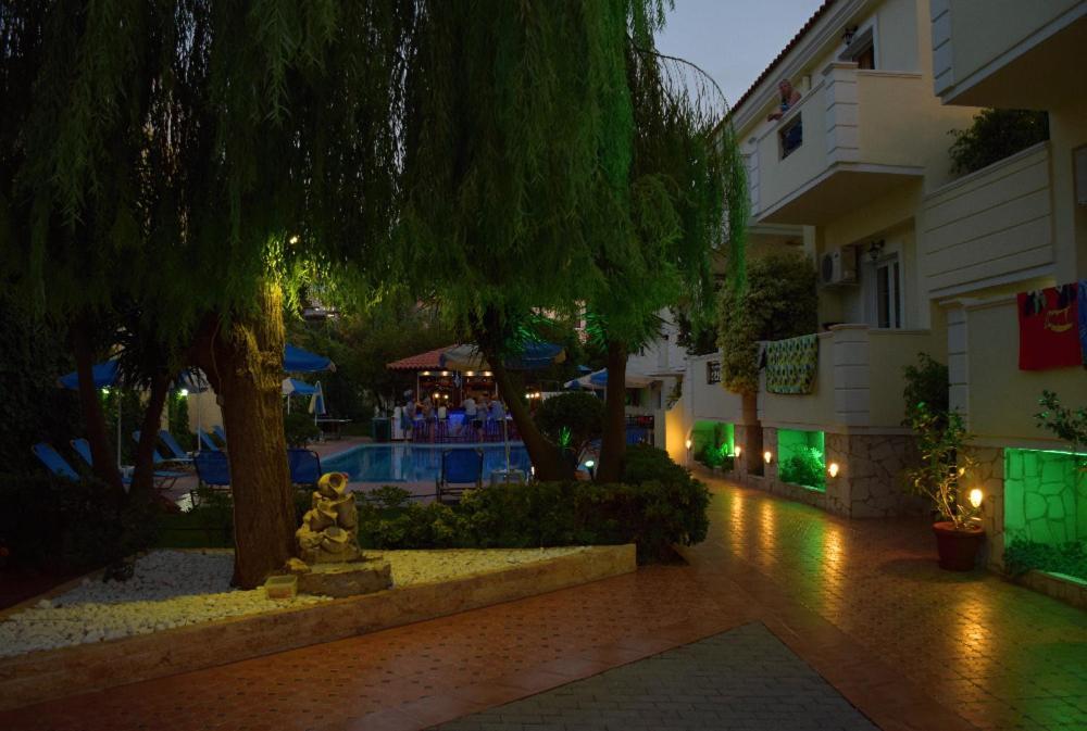 Sofia Studios & Apts Agia Marina Nea Kydonias Exterior photo